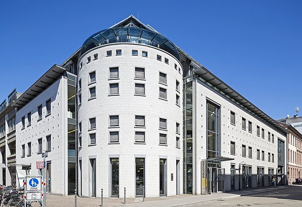 Stadtbibliothek im Neuen Ständehaus Stadtbibliothek im Neuen Ständehaus